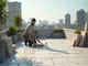 fliesen-auf-der-dachterrasse-verlegen-so-gelingt-das-traumprojekt